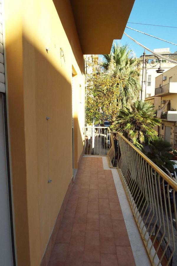 Cefalu Studio Room And Apartments المظهر الخارجي الصورة